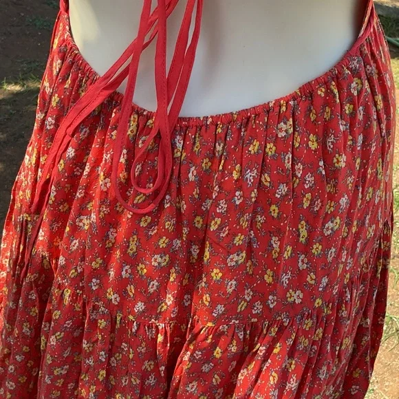 Elegant Red Floral Dress - Picture 13 of 16